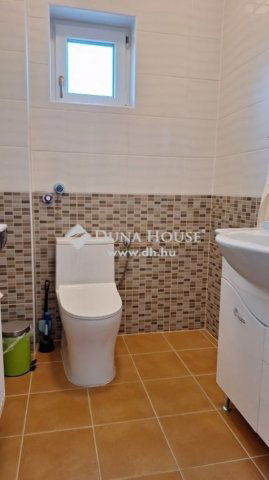 Eladó családi ház, Nagykovácsiban 219 M Ft, 7 szobás