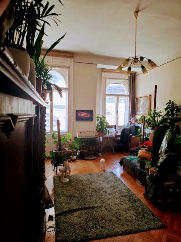 Eladó téglalakás, Budapesten, VI. kerületben, Paulay Ede utcában