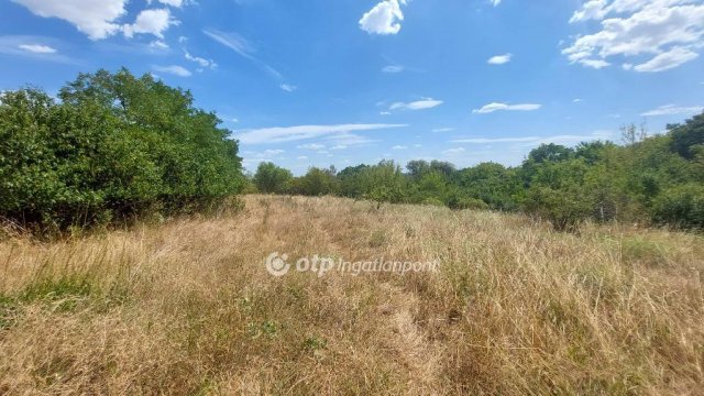 Eladó telek, Ercsiben 25 M Ft / költözzbe.hu