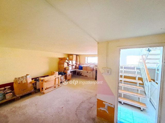 Eladó családi ház, Kecskeméten 98 M Ft, 6+1 szobás