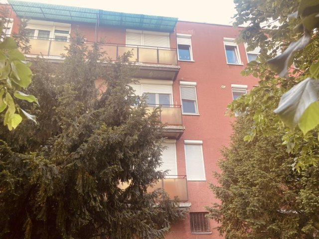 Eladó téglalakás, Budapesten, XXII. kerületben, Háros utcában