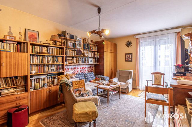 Eladó panellakás, Pécsett 50 M Ft, 2 szobás