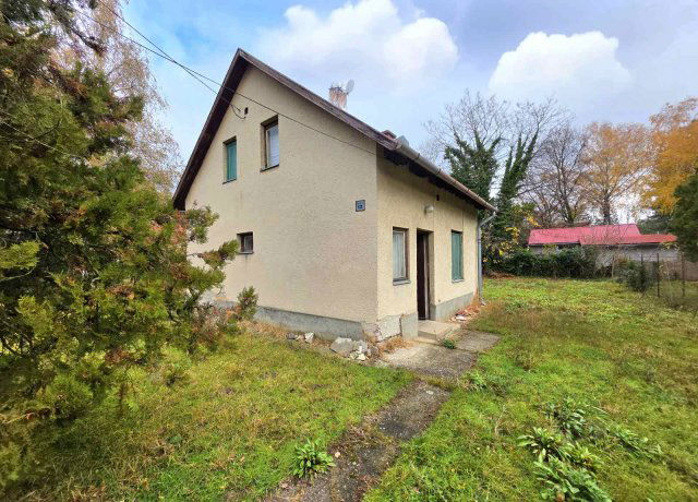 Eladó nyaraló, Pócsmegyeren 28.9 M Ft, 3 szobás