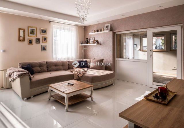 Eladó családi ház, Balatonalmádiban 252 M Ft, 5 szobás