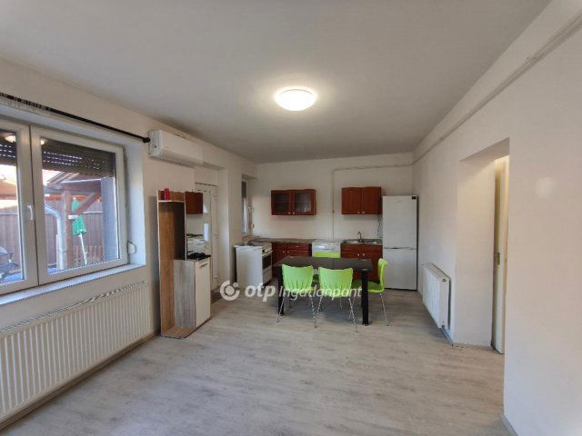 Eladó ikerház, Monoron 49.4 M Ft, 2+1 szobás