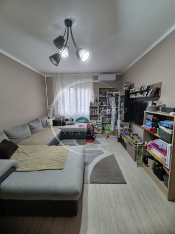 Eladó panellakás, Pécsett, Polgárszőlő utcában 50 M Ft