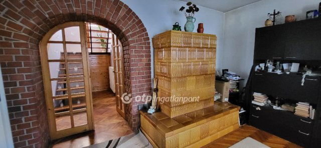 Eladó családi ház, Csornán 69.9 M Ft, 4 szobás