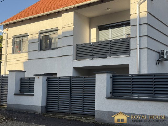 Eladó családi ház, Miskolcon, Petneházy Dávid utcában