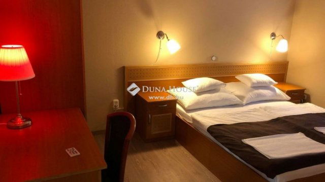 Eladó hotel, Gödön 1050 M Ft, 21 szobás / költözzbe.hu