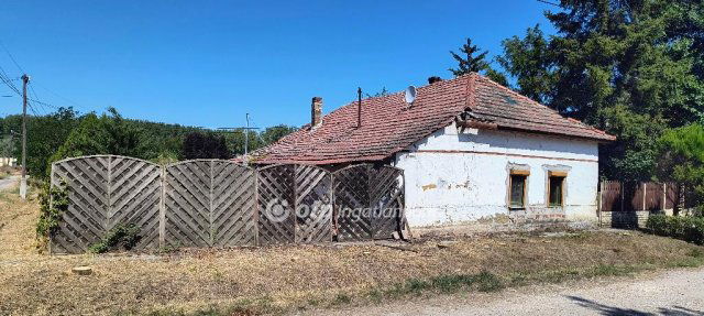 Eladó családi ház, Kunszentmártonban 2.9 M Ft, 3+1 szobás