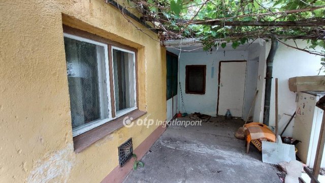 Eladó családi ház, Csongrádon 16.4 M Ft, 2 szobás