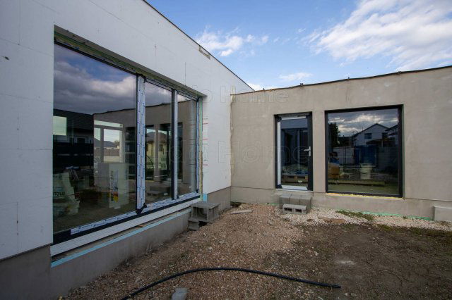 Eladó családi ház, Székesfehérvárott 89.2 M Ft, 3 szobás