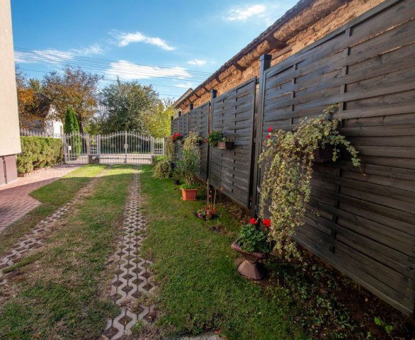 Eladó családi ház, Ráckeresztúron 87.99 M Ft, 5 szobás