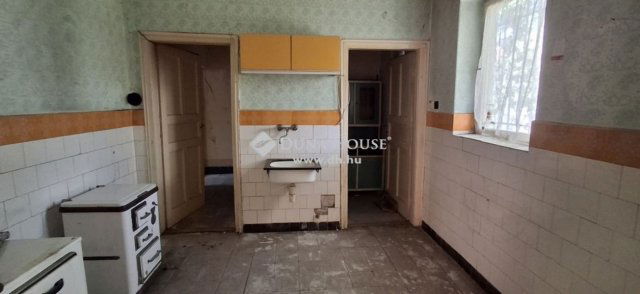 Eladó családi ház, Budapesten, XX. kerületben 53 M Ft, 2 szobás