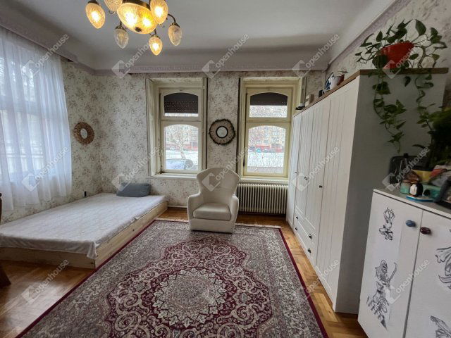 Eladó családi ház, Debrecenben 180 M Ft, 4 szobás