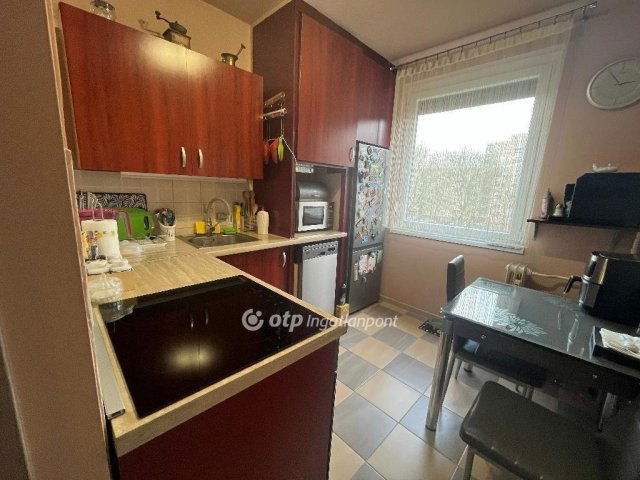 Eladó panellakás, Nyíregyházán 45.5 M Ft, 2 szobás