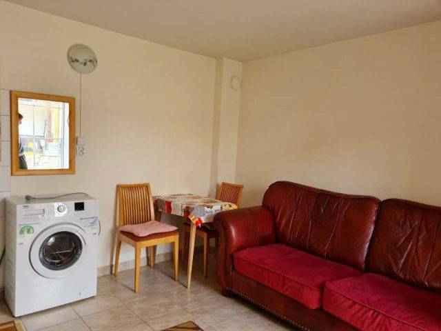 Kiadó téglalakás, albérlet, Pécsett 130 E Ft / hó, 1 szobás