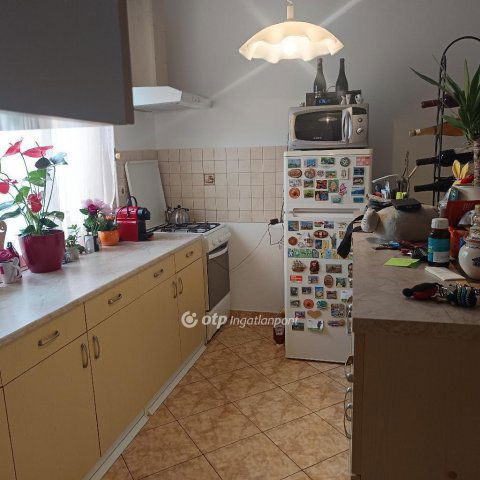 Eladó téglalakás, Vecsésen 73 M Ft, 3+1 szobás