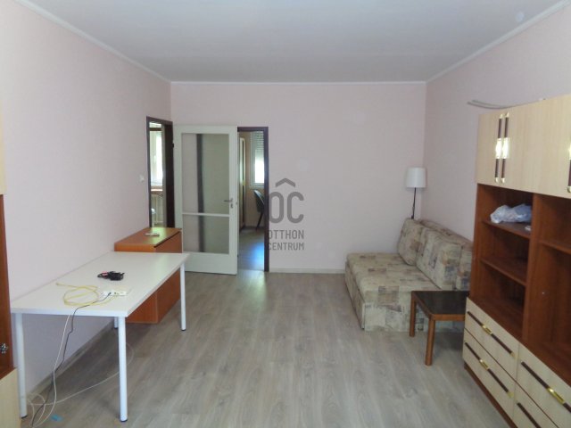 Eladó panellakás, Kecskeméten 44.9 M Ft, 2 szobás