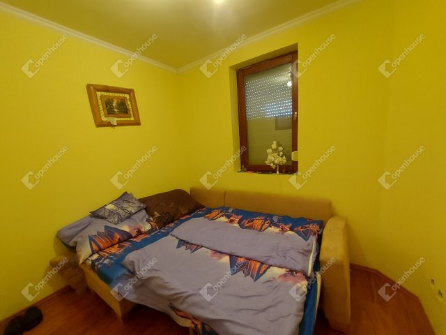 Eladó családi ház, Révfülöpön 160 M Ft, 8 szobás