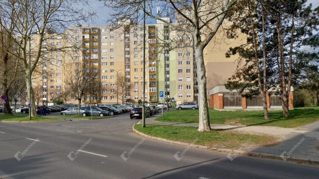 Eladó panellakás, Szombathelyen 44.5 M Ft, 3 szobás