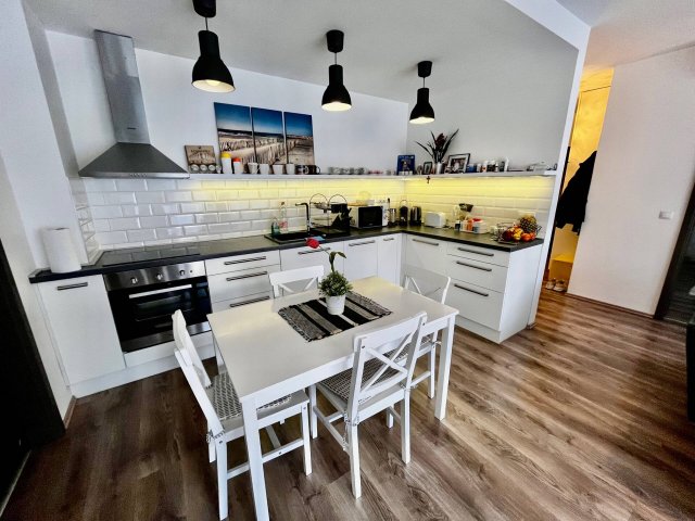 Eladó téglalakás, Pécsett 78.5 M Ft, 3 szobás