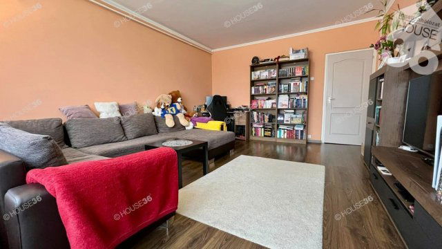 Eladó panellakás, Kecskeméten 49.5 M Ft, 3 szobás