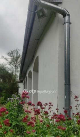 Eladó családi ház, Pápasalamonon 49.9 M Ft, 4 szobás