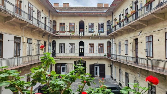 Eladó téglalakás, Budapesten, VIII. kerületben 49.9 M Ft