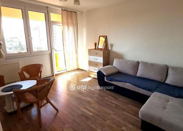 Eladó panellakás, Szigetszentmiklóson 62.9 M Ft, 2+1 szobás