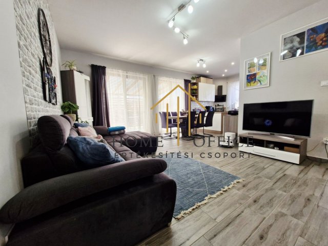 Eladó családi ház, Mikepércsen 103 M Ft, 4 szobás