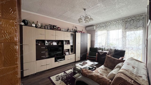 Eladó téglalakás, Tatán 67 M Ft, 2+1 szobás