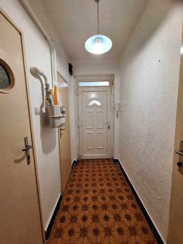 Eladó téglalakás, Győrött 35 M Ft, 1 szobás