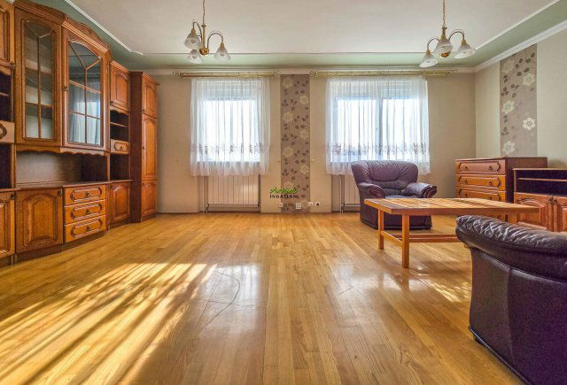 Eladó családi ház, Sopronban 146.9 M Ft, 6+2 szobás