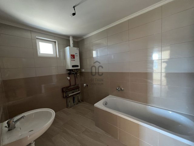 Eladó ikerház, Kakucson 89.9 M Ft, 4 szobás