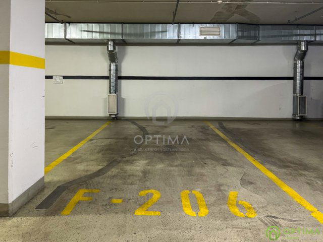 Eladó garázs, Budapesten, IX. kerületben, Ferenc téren 11.8 M Ft