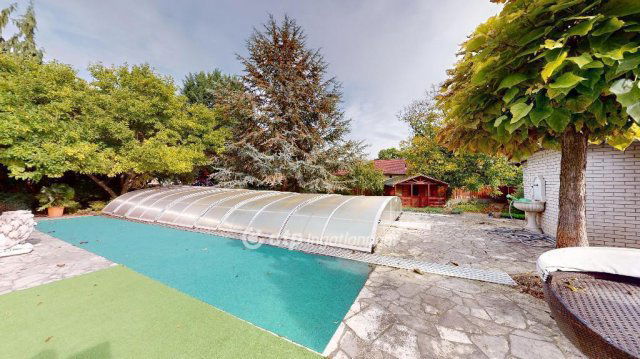 Eladó családi ház, Halmajon 100.965 M Ft, 6 szobás