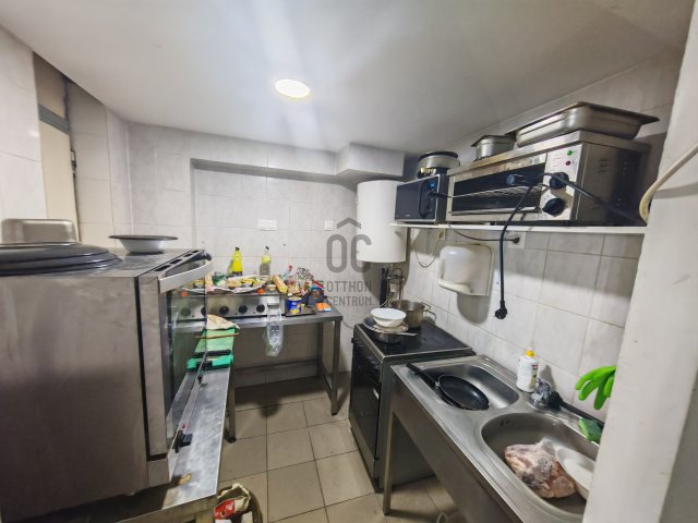 Eladó üzlethelyiség, Budapesten, VI. kerületben 320 M Ft