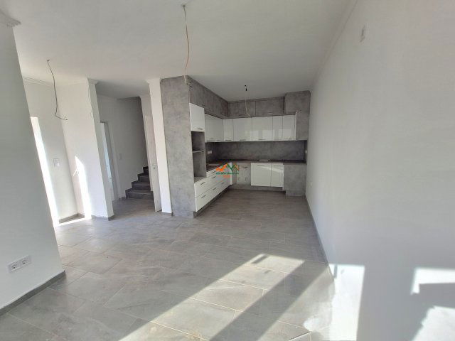 Eladó téglalakás, Szigetszentmártonban 65.9 M Ft, 4 szobás
