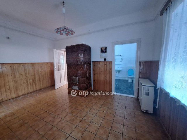 Eladó családi ház, Karcagon 23.9 M Ft, 2 szobás