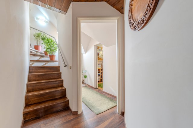 Eladó családi ház, Vecsésen 164.9 M Ft, 6 szobás