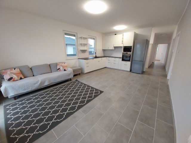 Kiadó családi ház, albérlet, Kecskeméten 420 E Ft / hó