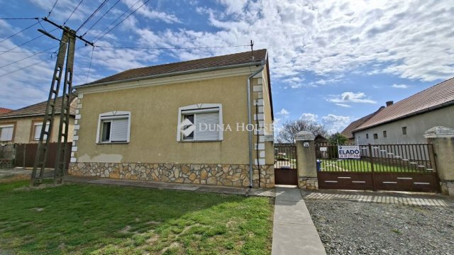 Eladó családi ház, Döbröközön 22.9 M Ft, 3 szobás
