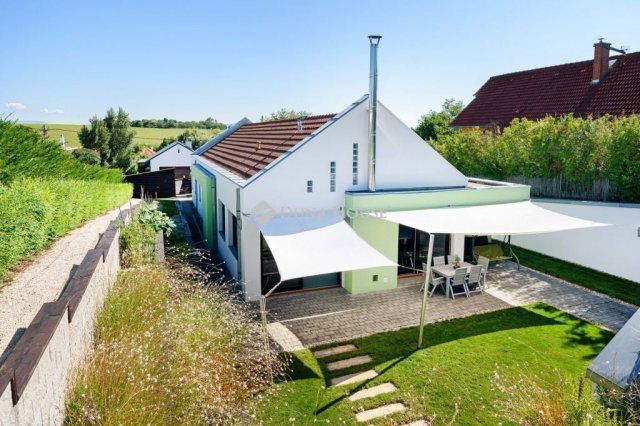 Eladó családi ház, Herceghalomon 240 M Ft, 4 szobás