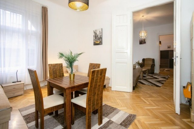 Kiadó téglalakás, albérlet, VIII. kerületben, Práter utcában