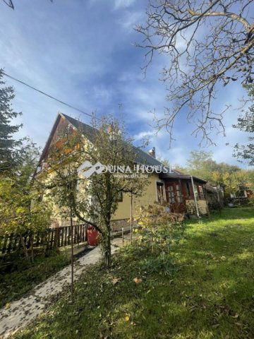 Eladó családi ház, Száron 62.9 M Ft, 3 szobás