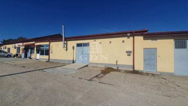 Kiadó ipari ingatlan, Székesfehérvárott 220 E Ft / hó