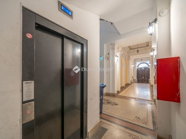 Eladó téglalakás, Budapesten, VI. kerületben 309.9 M Ft