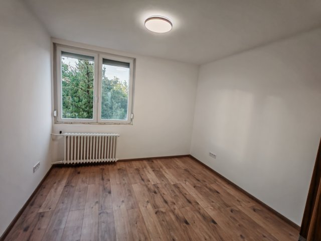 Eladó téglalakás, Nyíregyházán 48.5 M Ft, 1 szobás