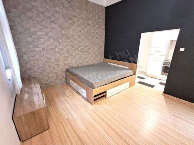 Kiadó téglalakás, albérlet, VIII. kerületben, Práter utcában